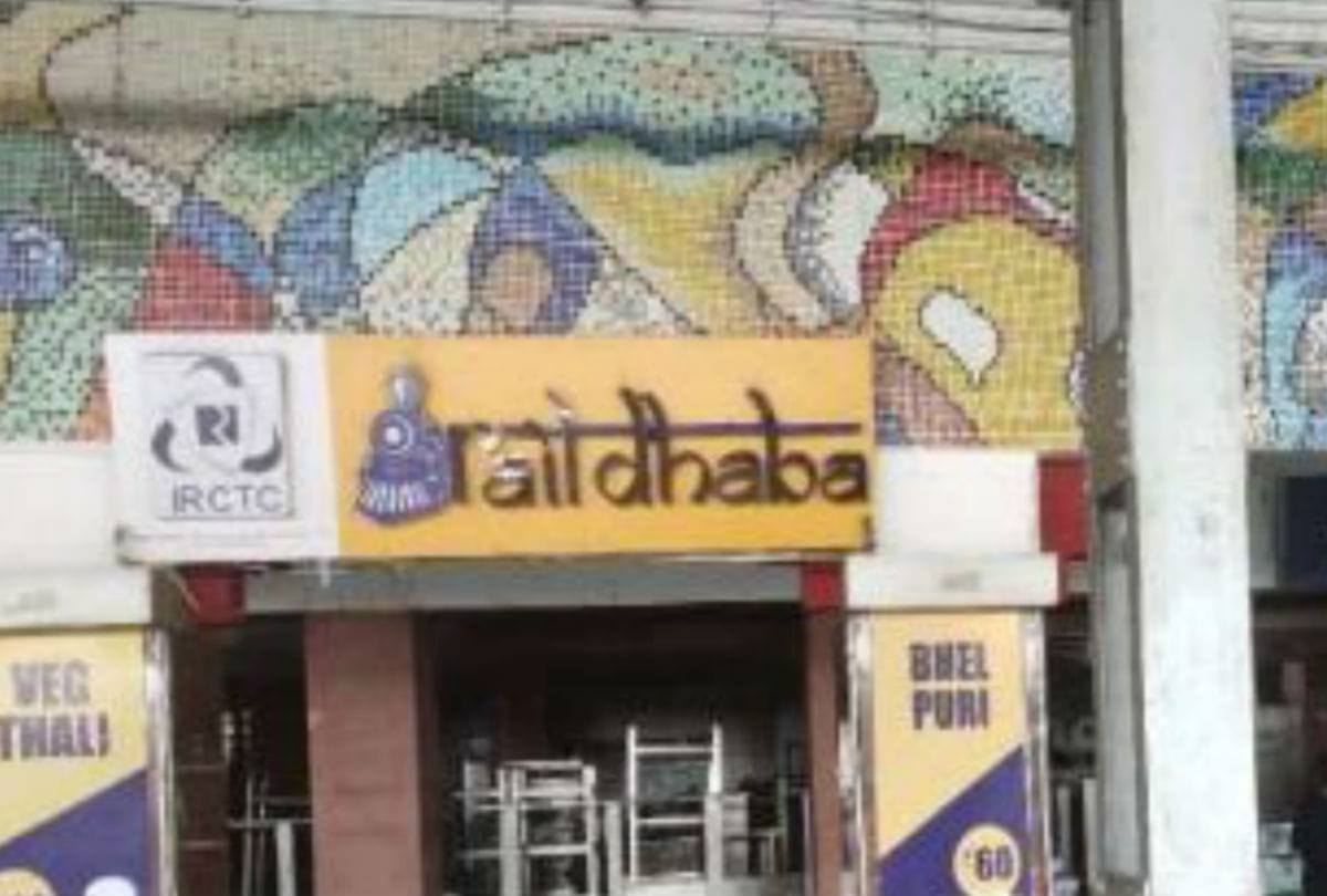 Rail dhaba closed at Agra Cantt station