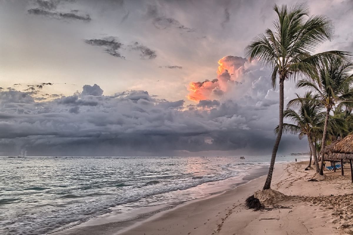 go varkala to see beautiful beaches and amazing experience
