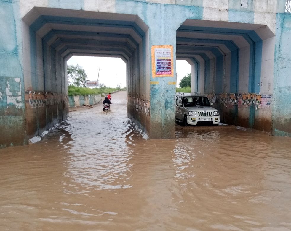 water,rain,civic,civic issuse,civic problem,over flow