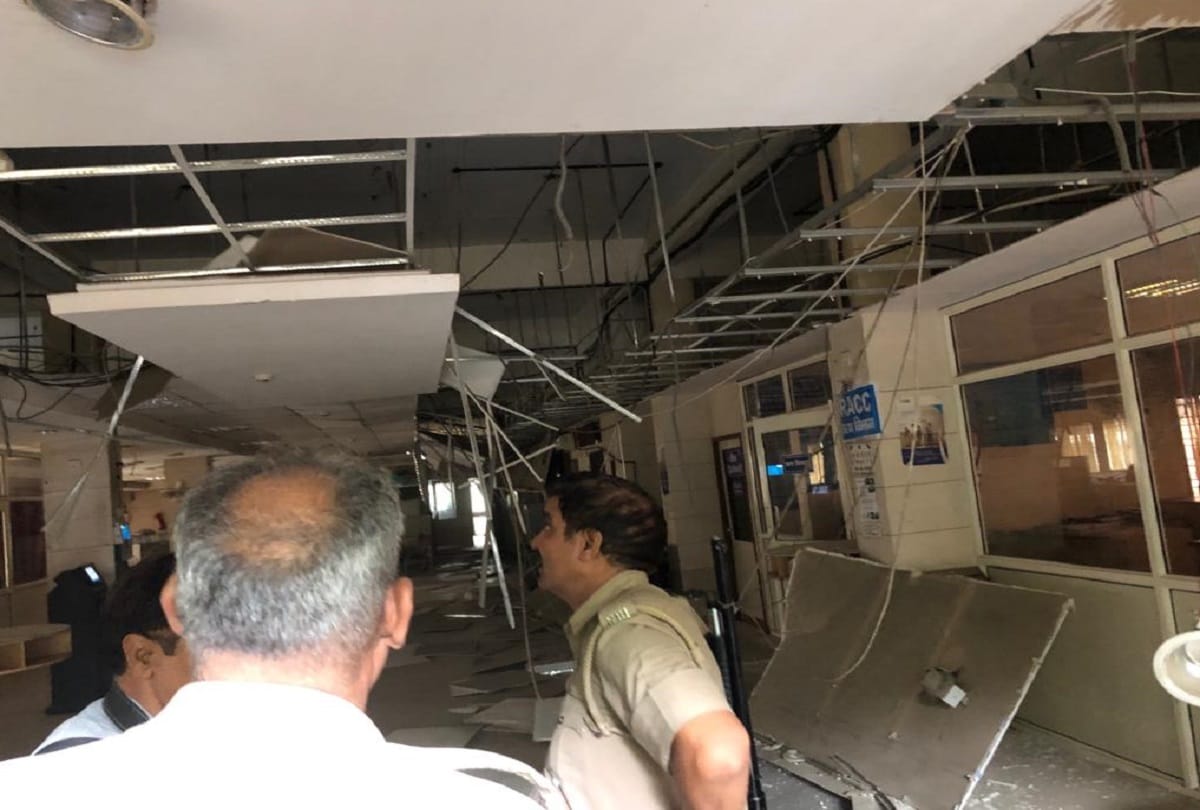 The rain created a storm as 40-year-old man died due to roof collapse