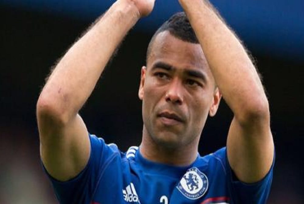 Englands footballer ashley cole announces retirement 