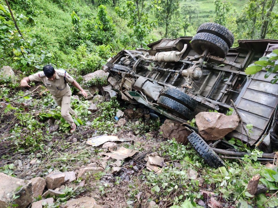 Bus Accident in dhumakot kotdwar photos