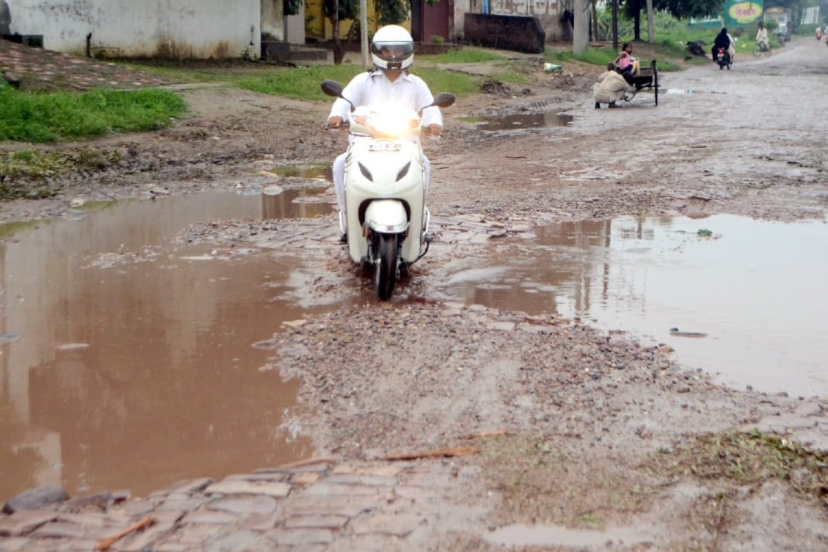 Torrential rain disrupted life in west up, Yamuna river reached above danger mark