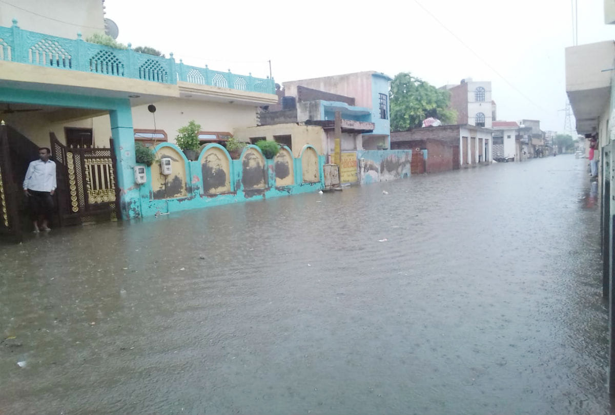 water logging due to heavy rain in agra weather update