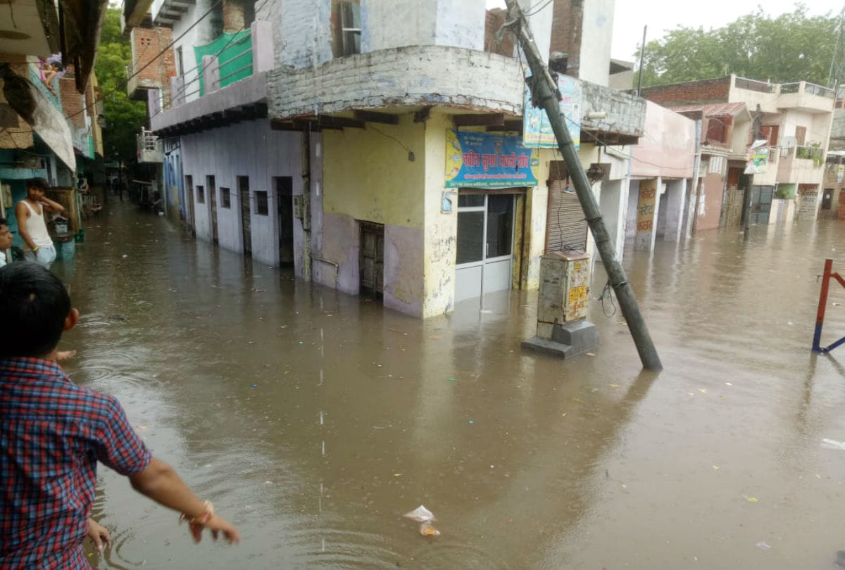 water logging due to heavy rain in agra weather update