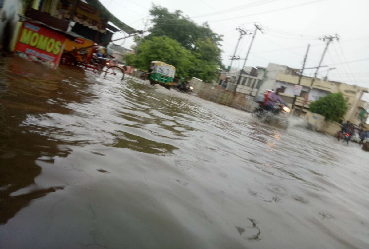water logging due to heavy rain in agra weather update