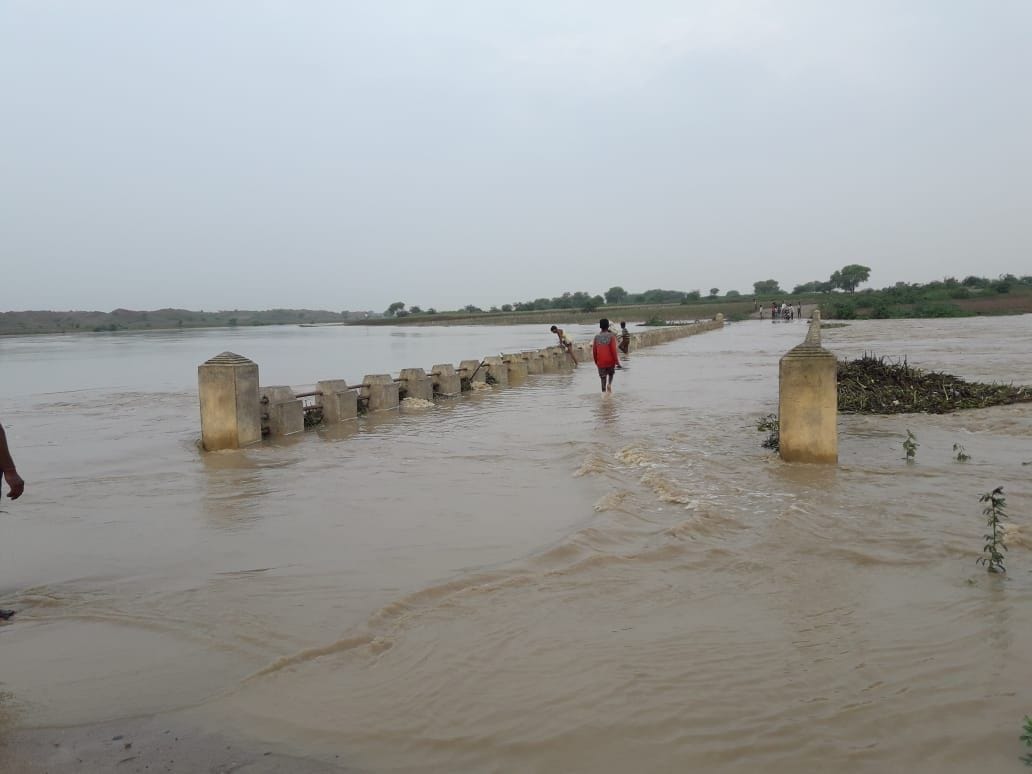 Yamuna river crosses danger mark in Jalaun