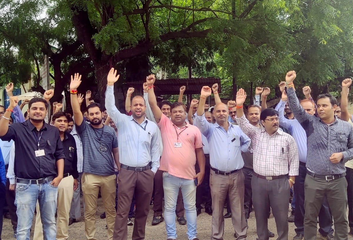 Workers angry over action in Obra thermal project fire case sonbhadra
