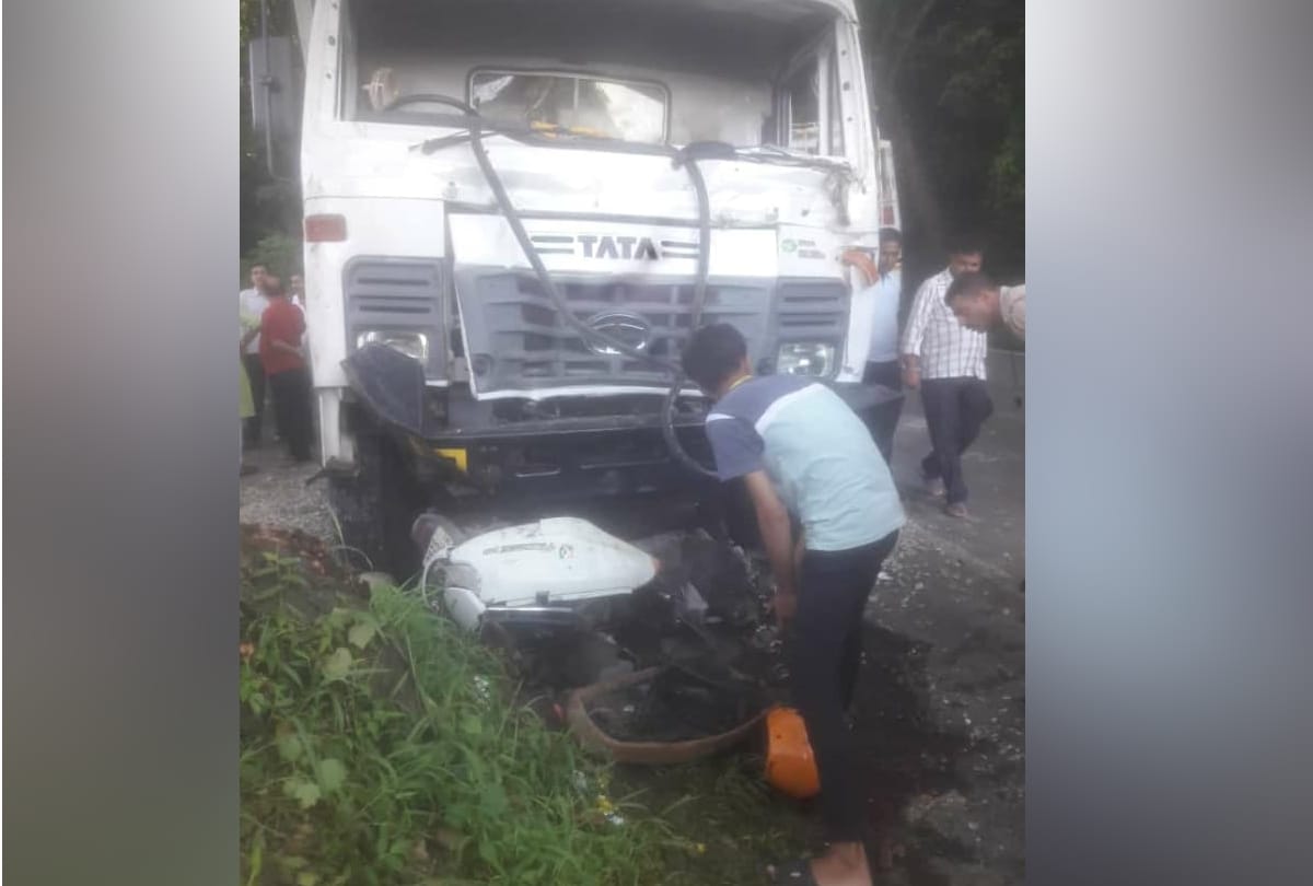 Scooty Rider Mother and Son Dies due To Truck Collision in Kangra Himachal Pradesh
