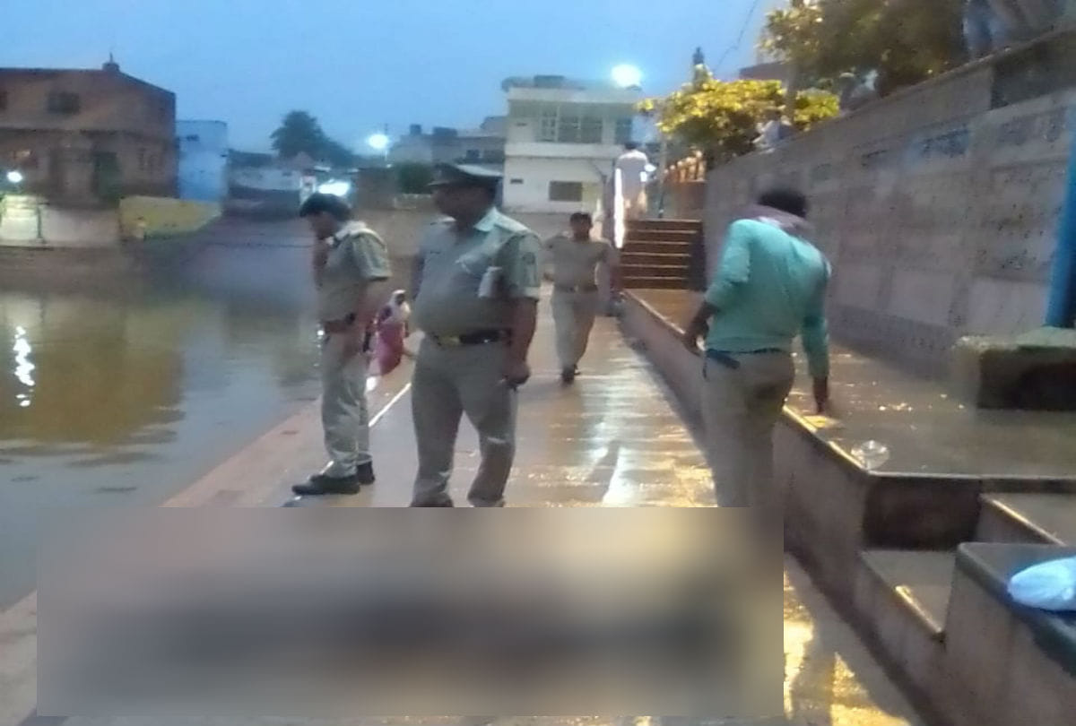 youth found dead in Radhrani kund Govardhan in mathura