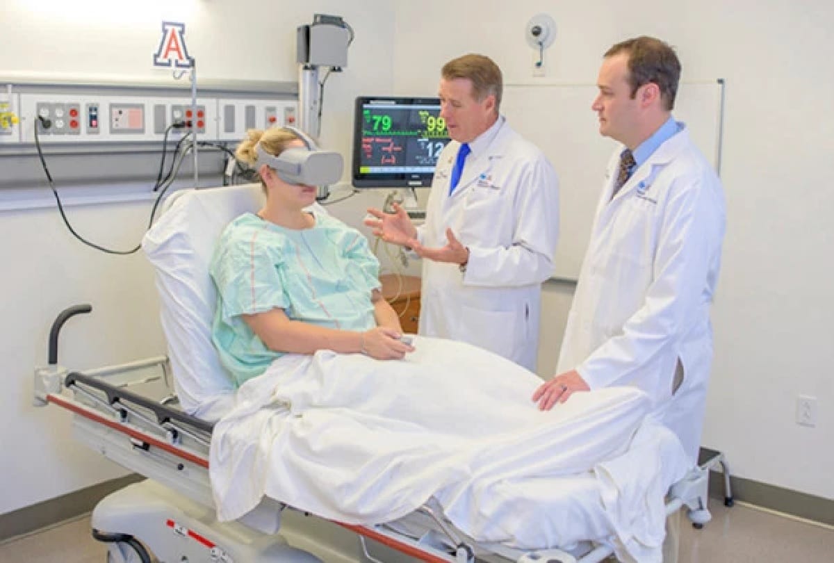 hospital offer vr headset to pregnant women for labor pain