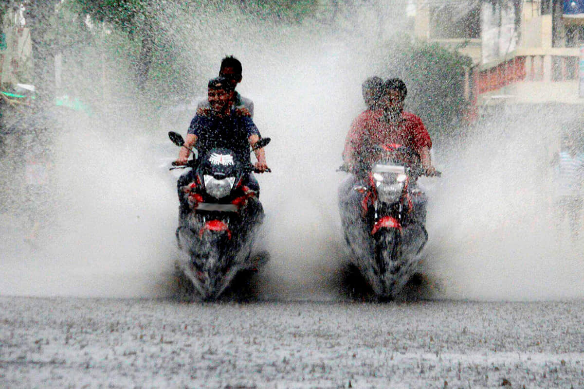 monsoon driving tips monsoon bike riding tips bike riding in monsoon how to stay safe riding a motorcycle