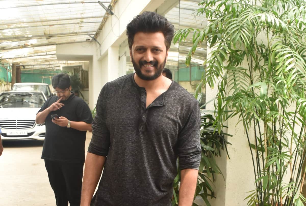 Marjaavaan Actor Riteish Deshmukh reaction on Politics