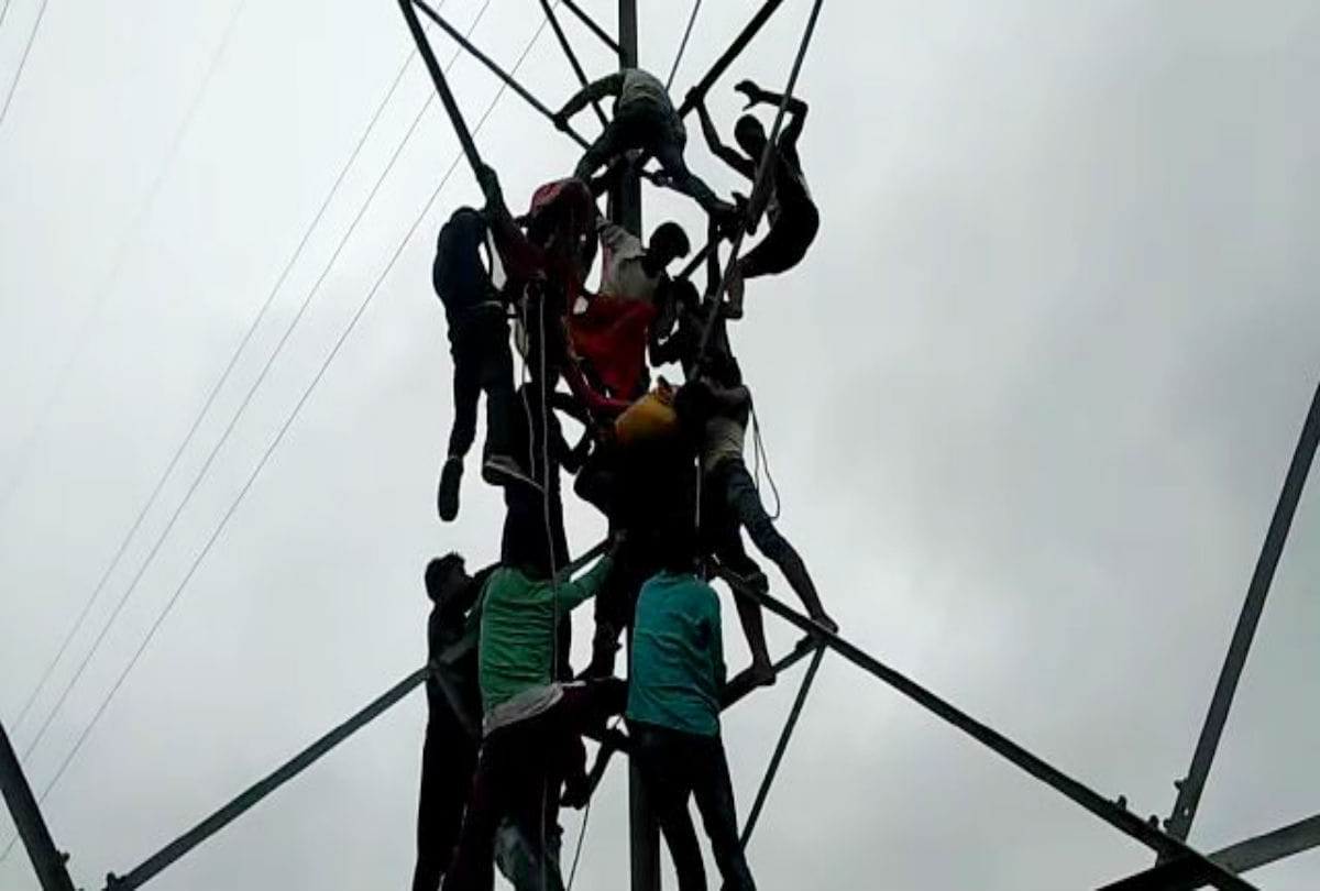 young man tried to commit suicide in firozabad