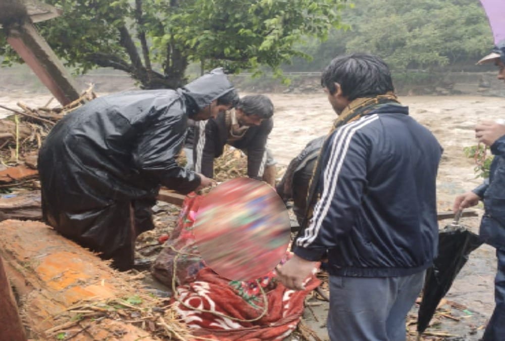 Cloudburst in Uttarkashi Many people Died and missing after heavy water Flood