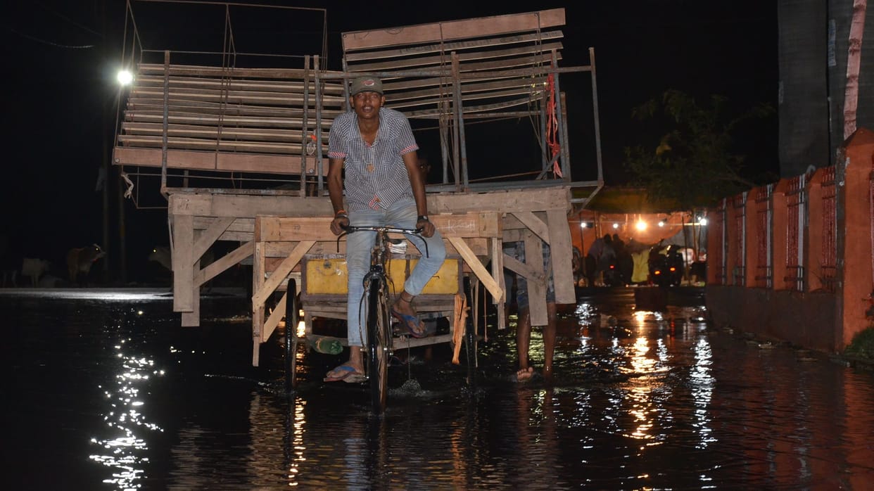 Water reaches Ganga-Yamuna, latte Hanuman temple