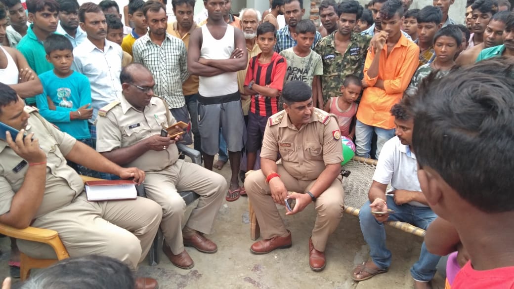 dead body found in corn field family alligation of murder in aura jaunpur
