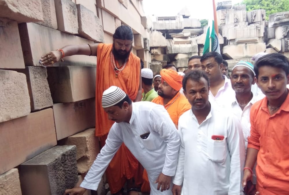 Muslims reach and cleaned stones for Ram Temple.