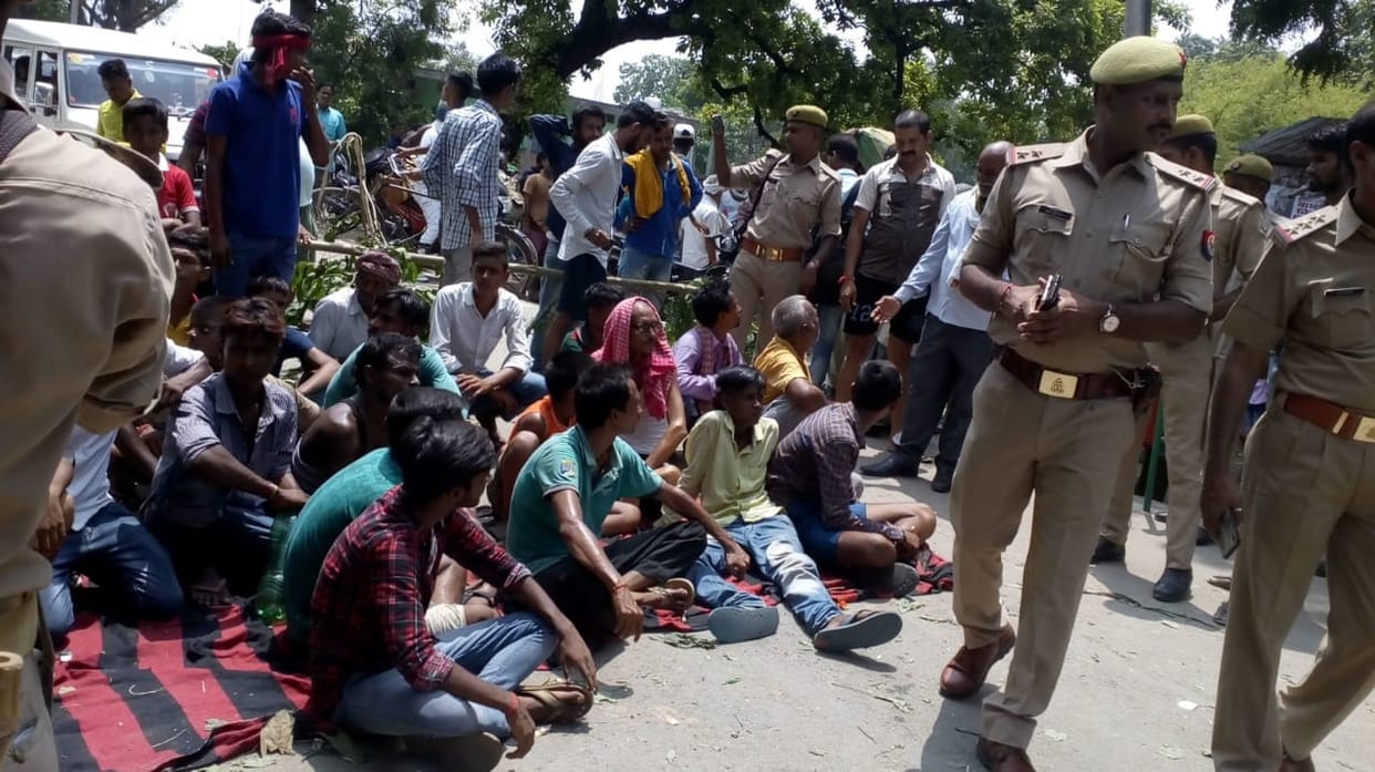 Blocked on highway to remove liquor store