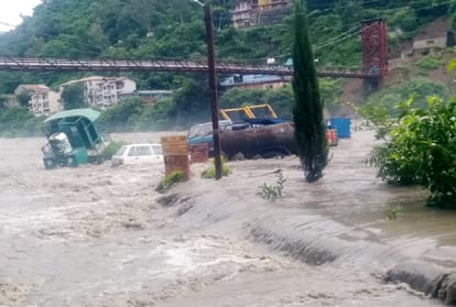 21 people killed after Heavy rain and landslide in Himachal pradesh 887 roads closed