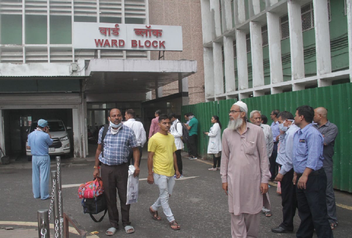 aiims doctors come back from leave to look after to patients after fire