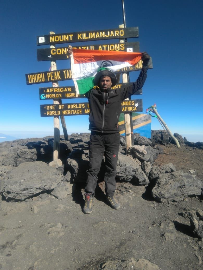 rakesh hoisted tricolor on kilimanjaro the peak of south africa