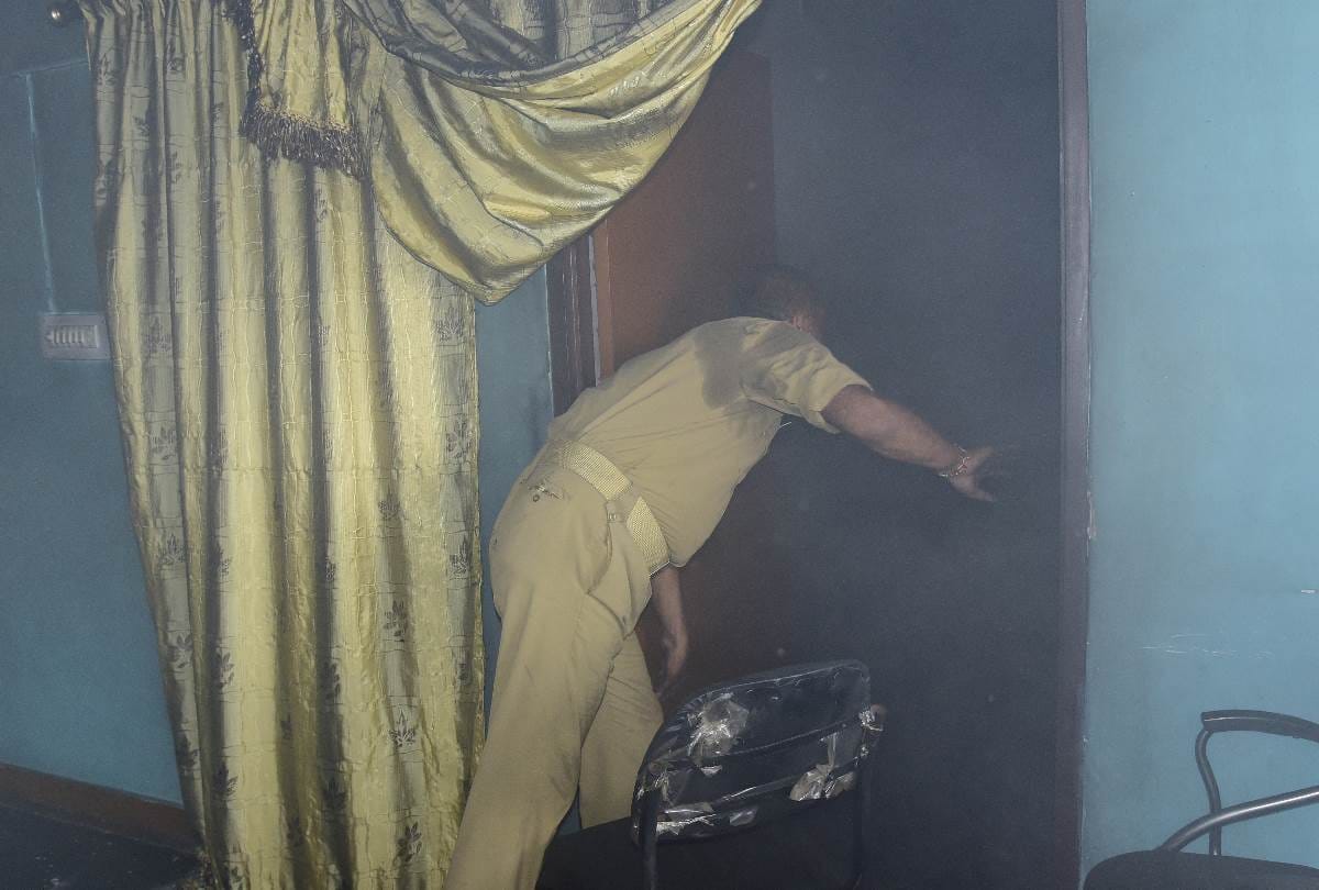 Fire broke out in a charging godown of a e rickshaw.