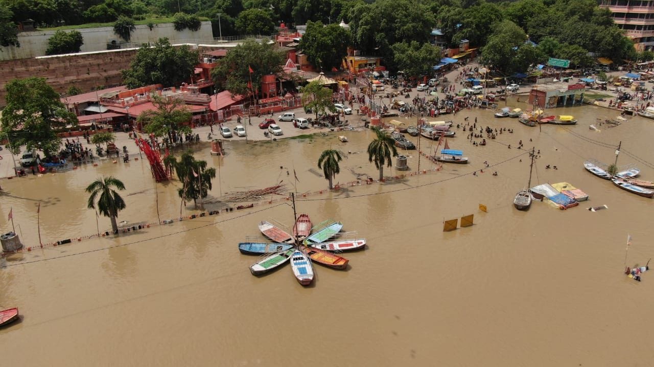 Ganges-Yamuna, latte Hanuman temple flooded