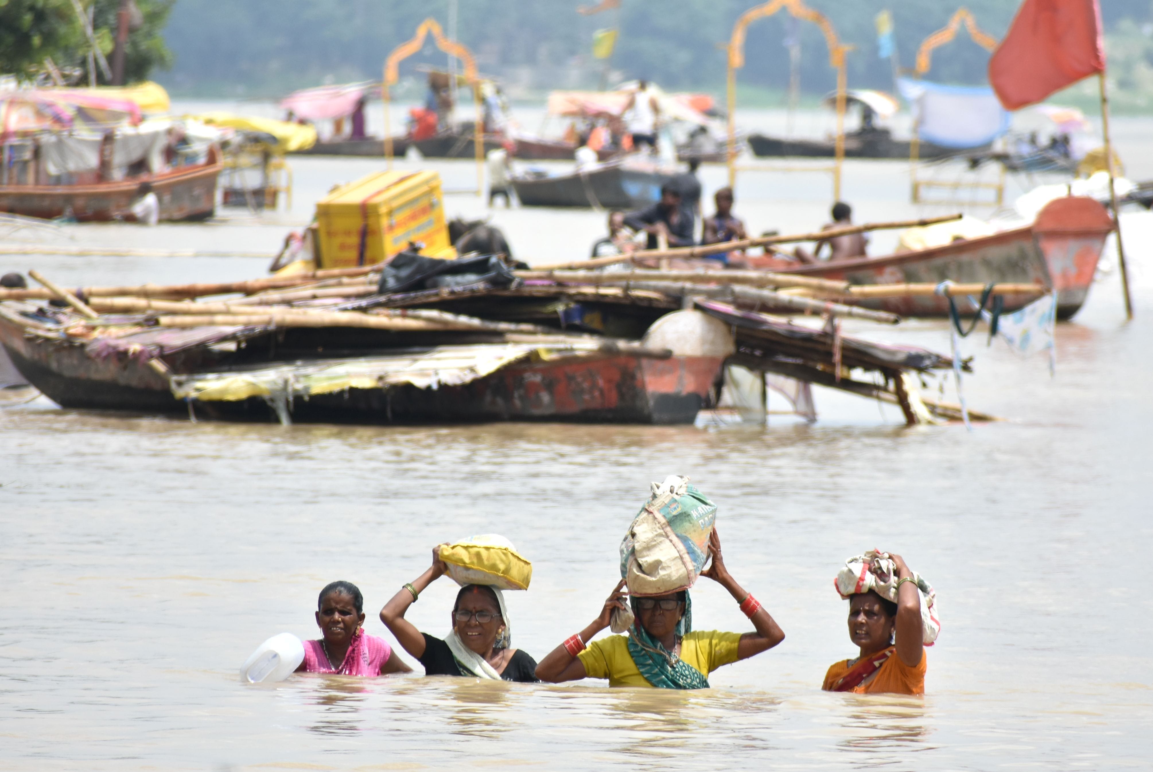 Ganges-Yamuna, latte Hanuman temple flooded