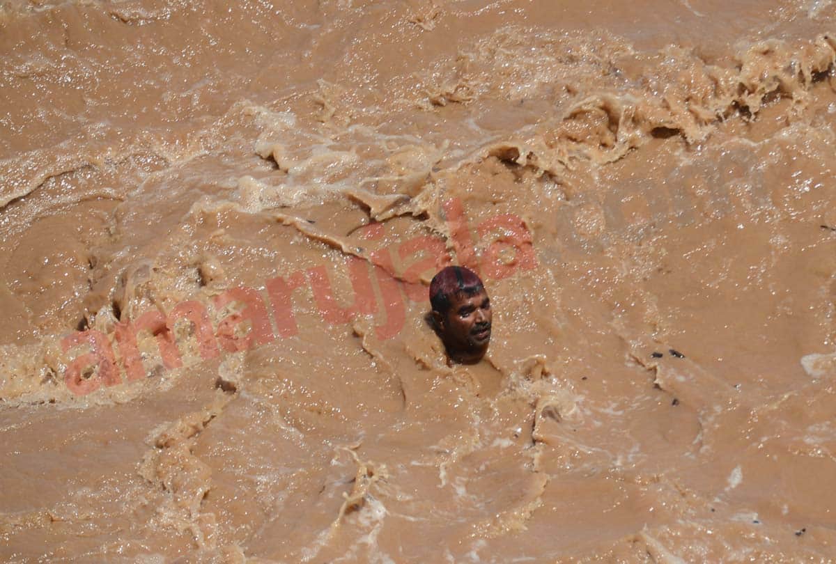 three persons have been rescued after they got stuck near a bridge in JAMMU in Tawi river
