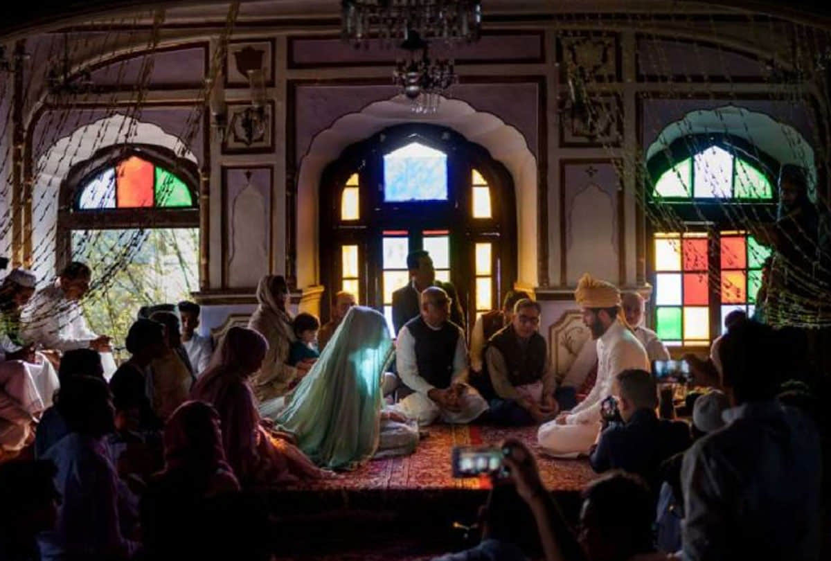 No lavish weddings in Kashmir Marriage, Mutton sellers, wazwan cooks, jewellers pay the price