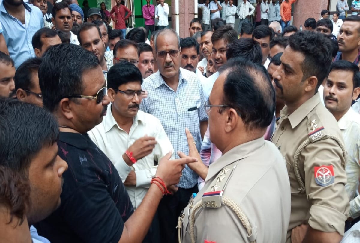 Dispute between Shahjahanpur advocates and SDM Sourabh Bhatt