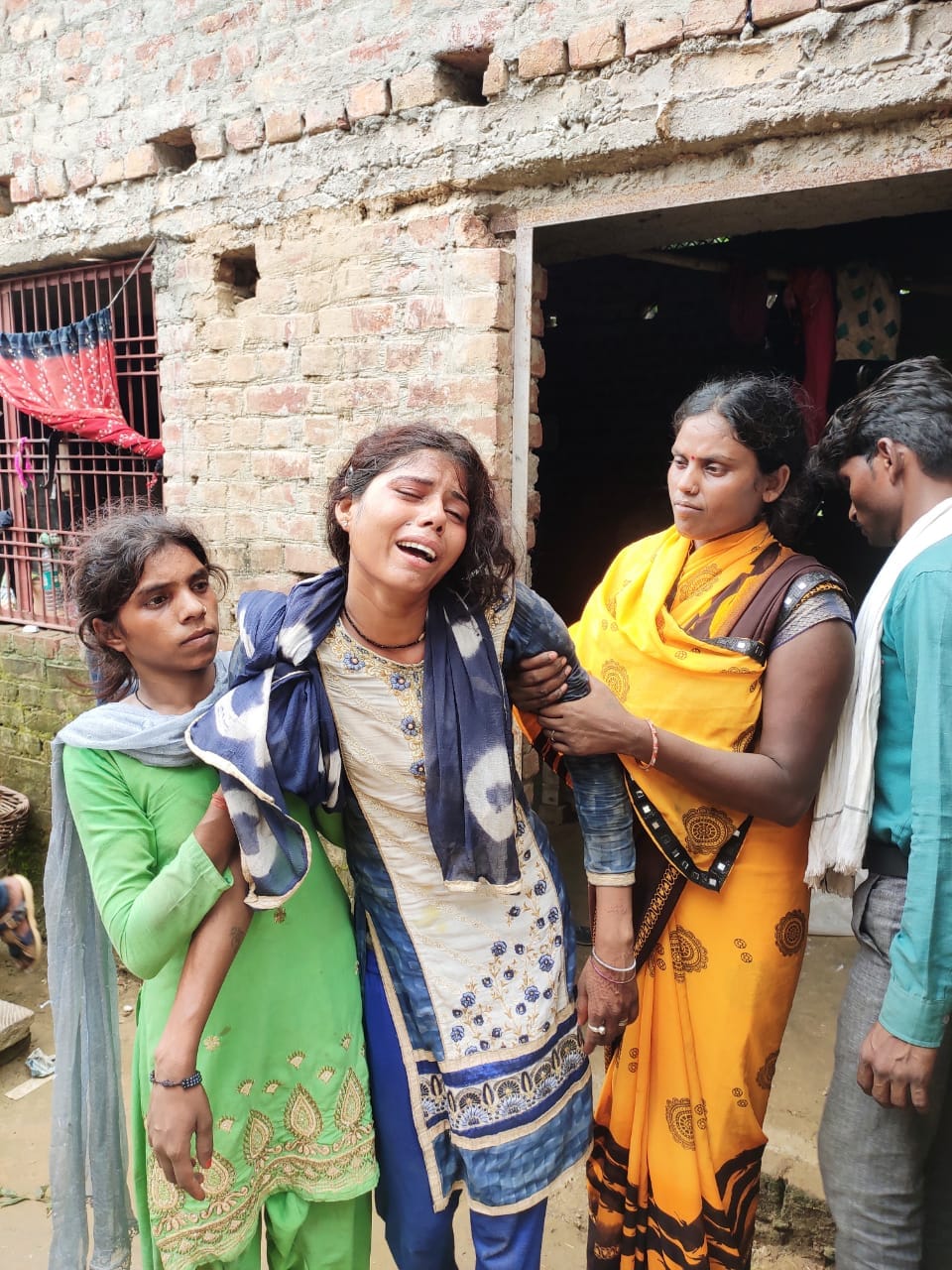 throgh electric shock, two persons died