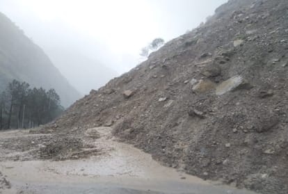 death toll 27 and 1088 roads closed in himachal due to landslide after heavy rainfall
