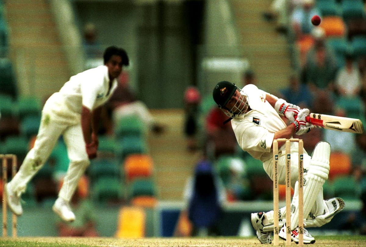 Shoaib akhtar got trolled by yuvraj singh, On Hitting Steve smith On The Head by Jofra Archer