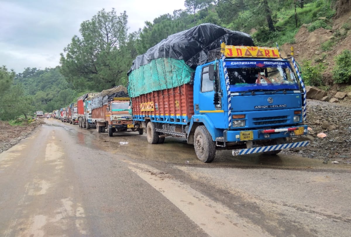 UP-Uttarakhand border jammed for five hours