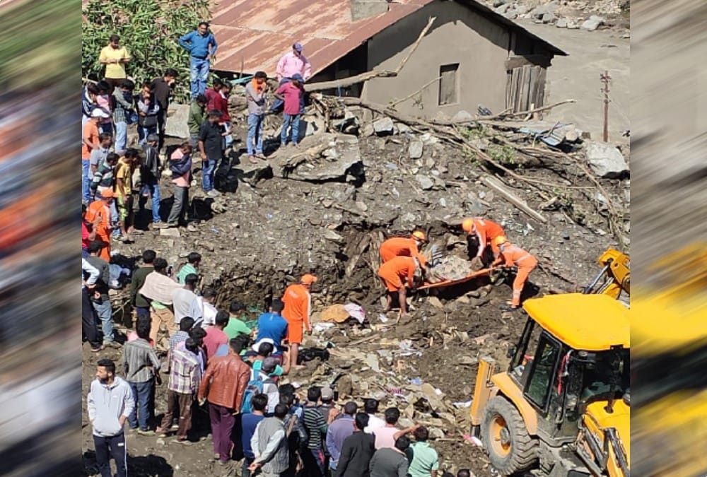 Flood Disaster in uttarkashi injured people told aap beeti of that horrible Night