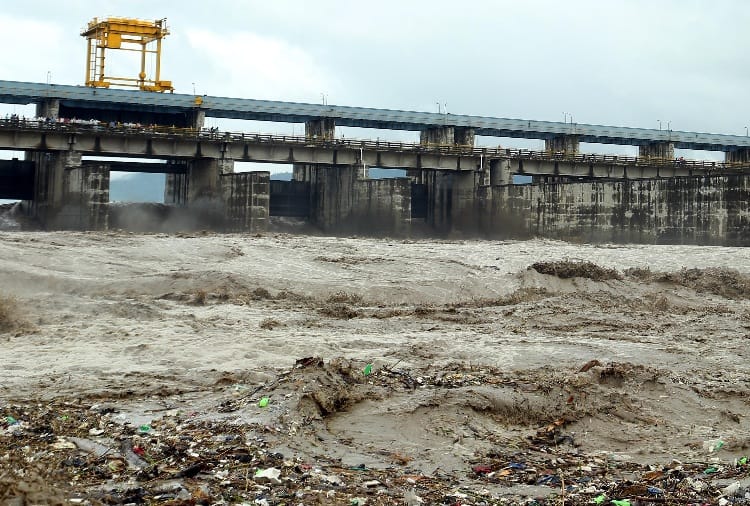 Flood Disaster due to Heavy Rainfall in Haryana, Hathni Kund barrage, Yamuna River