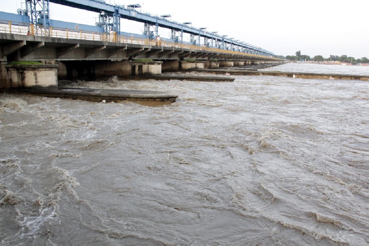 Kanpur: Water released from Haridwar will not create flood situation, 25 thousand cusecs of water released from barrage