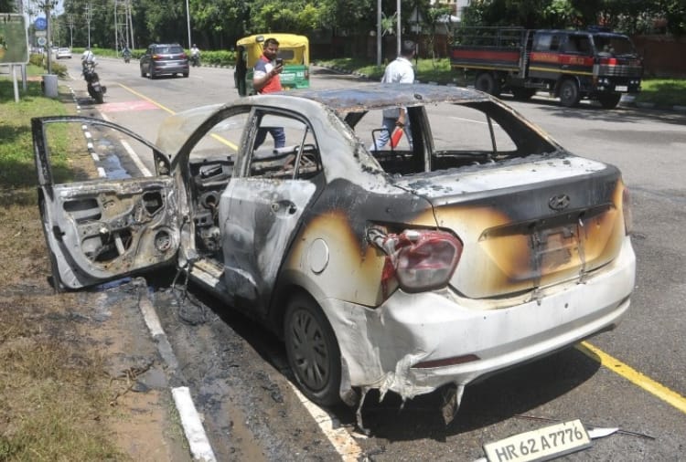 Fire in moving Cab In Chandigarh