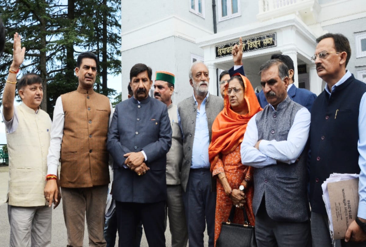 ruckus in Himachal Assembly on second day of monsoon session and Opposition walkedout