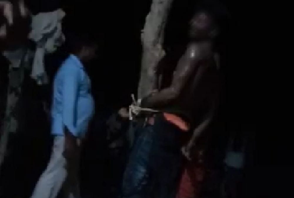 A man and woman found in objectionable condition in karaundikala in Sultanpur.