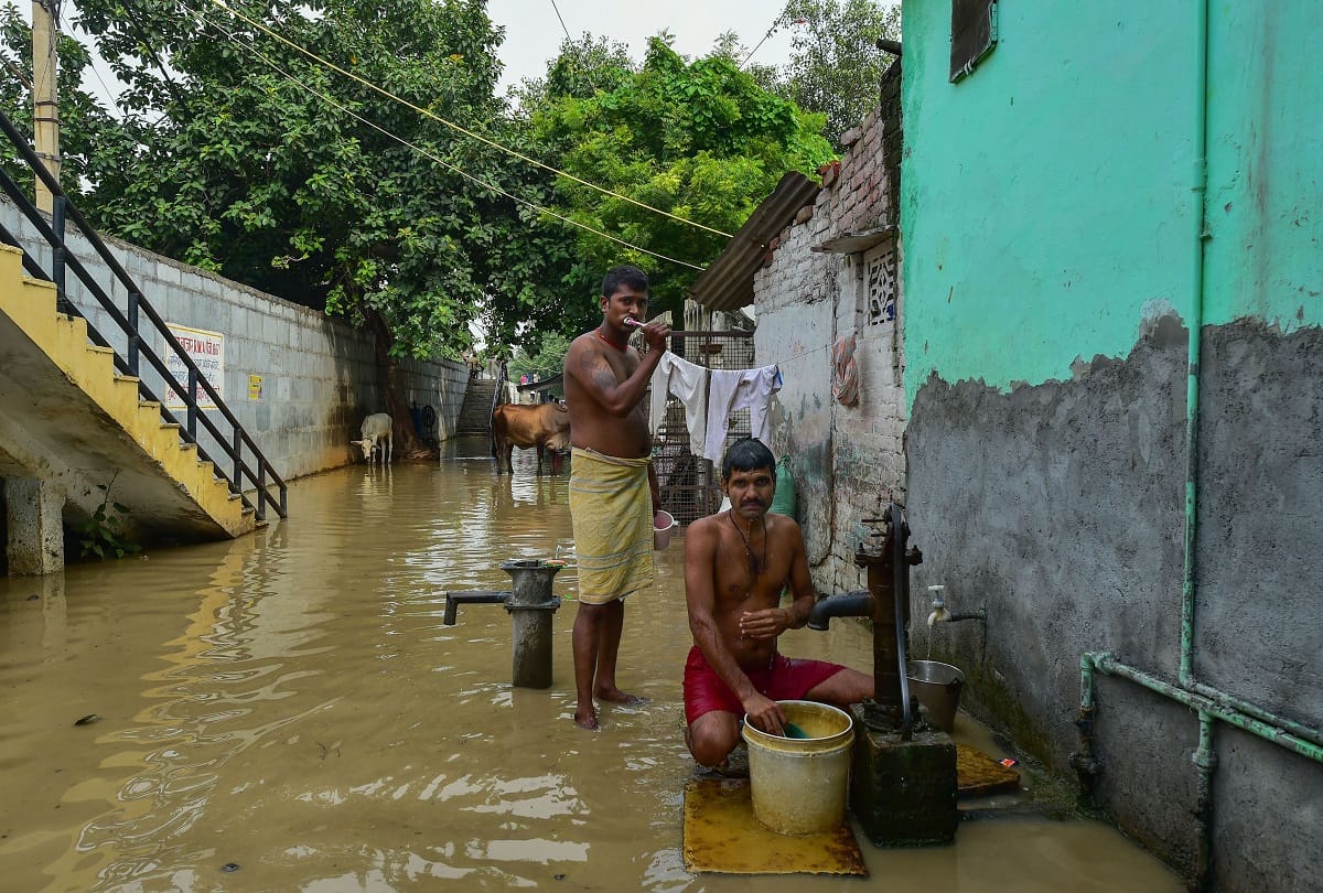 See the latest photos of yamuna river flood in delhi