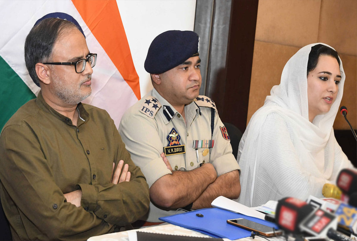 middle level school to reopen in kashmir valley, admin appeals people not to pay attention rumors