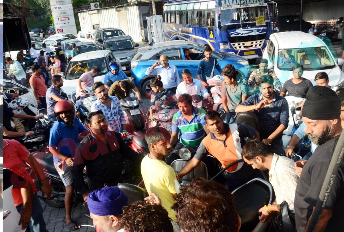 boy arrested for spreading rumors of bandh in Jammu Kashmir, Jammu Kashmir latest news and visuals