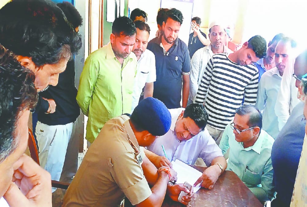 Loot from jewellery shop on gun point in roorkee bhagwanpur