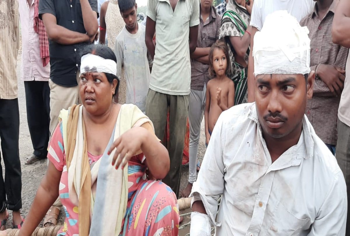 Crooks looted 3 lakhs and attacked family members by knife in Kalikapura