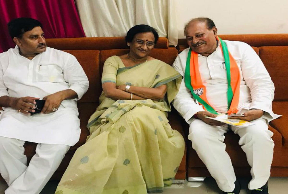 Former MLA Manik Chandra Yadav joins BJP Quits Shivpal singh Party
