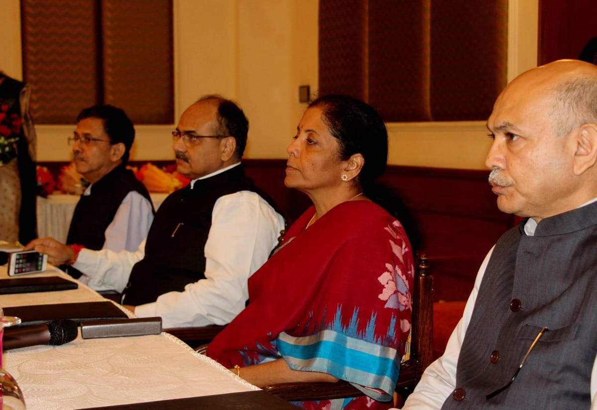finance minister nirmala sitaraman meeting with Entrepreneurs businessmen in varanasi
