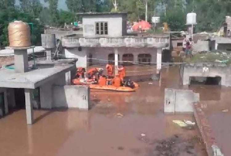 Floods In Punjab, Many Distt Of Punjab Affected With Floods